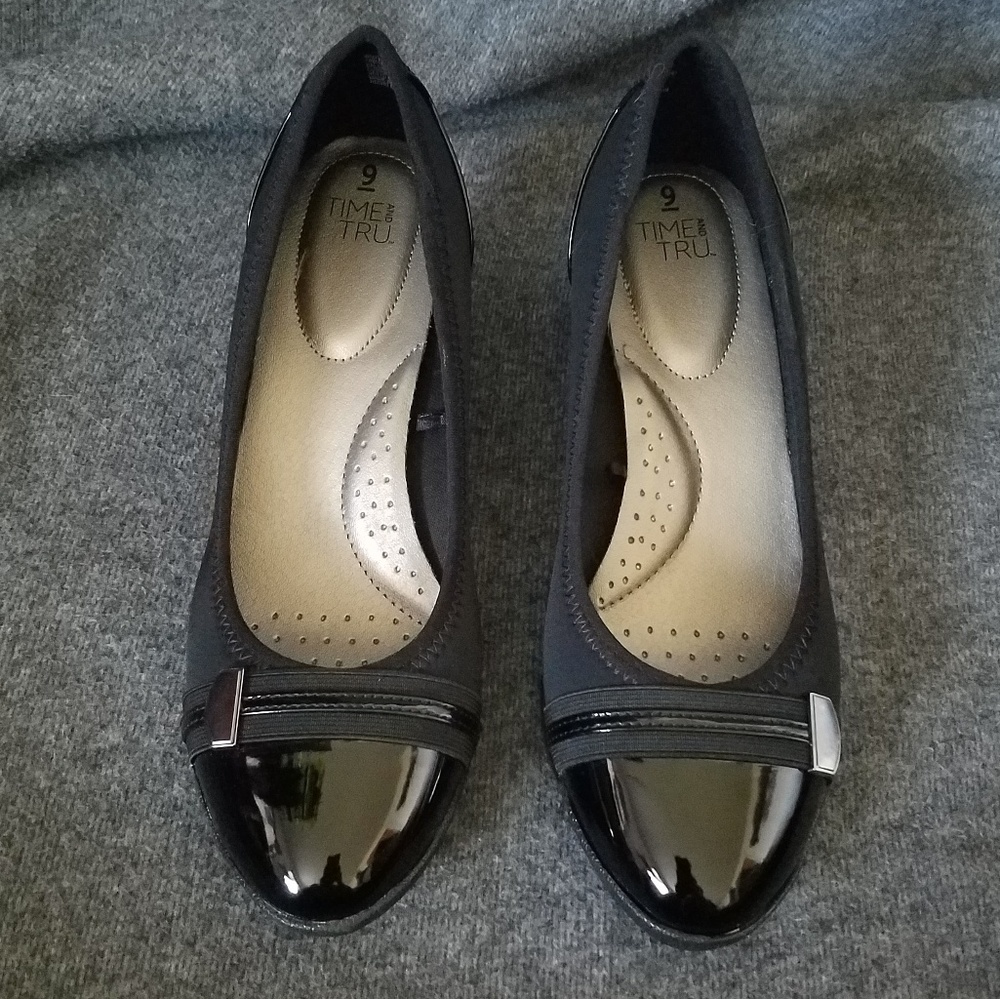Black patent buckle wedges